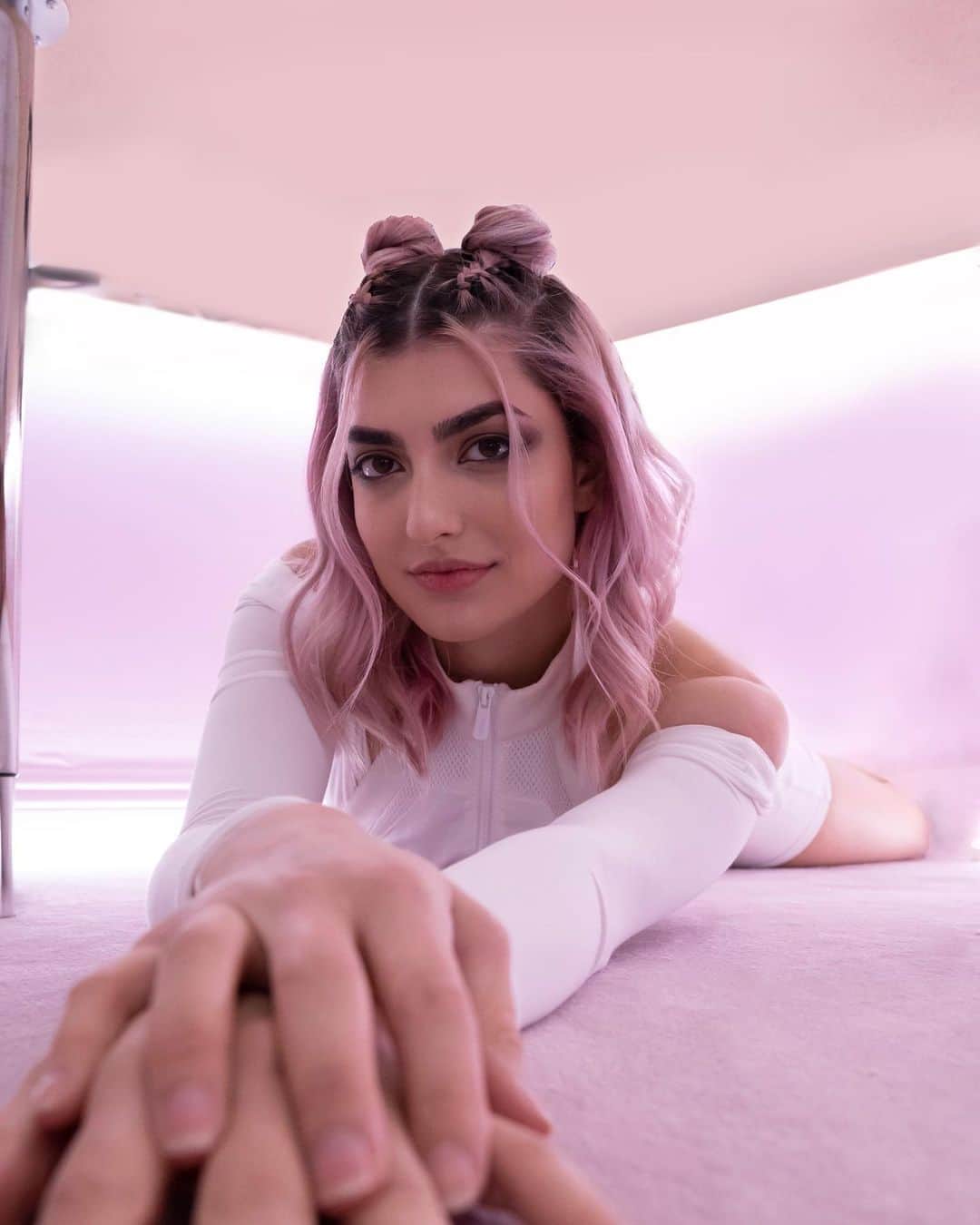 レイチェル・レビンのインスタグラム：「I hope you didn’t get too used to the blonde...」