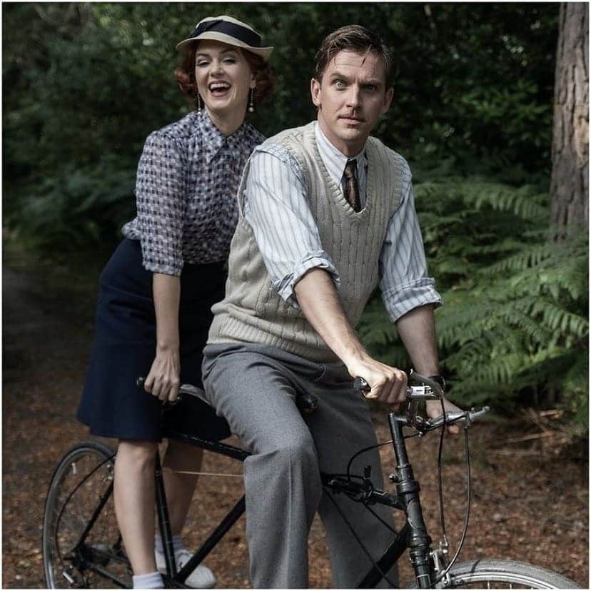 ダン・スティーヴンスのインスタグラム：「I think Noël Coward's birthday is a good day to tell you that BLITHE SPIRIT, adapted from his play, will be released on January 15th (🇬🇧) and February 19th (🇺🇸) 2021. 👻🍸」