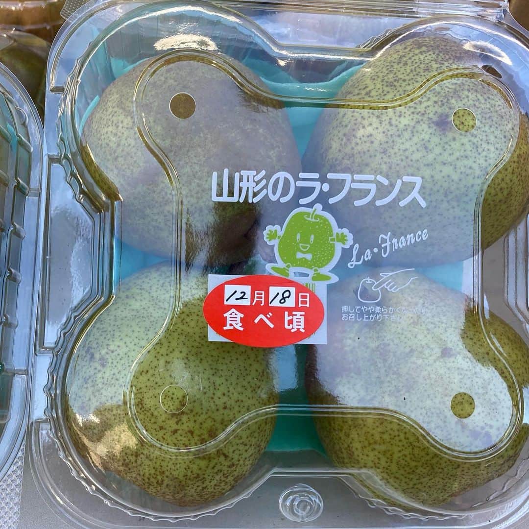 小谷あゆみさんのインスタグラム写真 - (小谷あゆみInstagram)「ベジアナの畑の力らららラジオ！ まもなく11時から始まりまーす #JA世田谷目黒 #エフエム世田谷  昨日はJA前で山形のラフランスフェアでした〜 ゲストは中杉キッチンガーデン 中杉玲子さん　スマホで聴けます♪ https://radio1.bitmedia.ne.jp/fm834/listener.html」12月17日 9時51分 - vegeanaayu