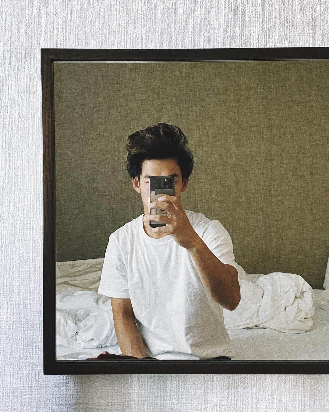 山中海輝のインスタグラム：「Waking up in the morning like...  #寝癖アート」