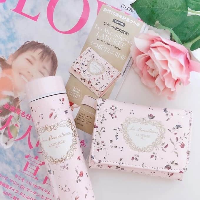 MERY BEAUTYさんのインスタグラム写真 - (MERY BEAUTYInstagram)「．⁣ 【￥1,590】デパコスブランド #ラデュレ のステンレスボトルが付録で登場💗 ．⁣ 雑誌『GLOW』2020年12月号特別号の付録は、 #LesMerveilleusesLADUREE のステンレスボトル。高貴で愛らしいデザインのボトルは、持っているだけで華やかな気分になれそうです🎀 ミニサイズなので、バッグに入れて持ち歩けますよ♪⁣ ．⁣ ❤︎GLOW（ @glow_tkj ）⁣ GLOW 2020年12月号特別号 ￥1,590（tax in）⁣ ．⁣ ❤︎photo by @__mananzel__ @yumitty.0_o_0.k⁣ ⁣ .⁣ MERYでは他にも「かわいい」に近づくさまざまな情報を発信しています。⁣ @mery.jp かわいいに近づく情報をたっぷりご紹介！⁣ @mery_spot 話題のカフェやお出かけスポット情報をお届け♡⁣ @_meryshop_ MERYセレクトの可愛いアイテムがたくさん⁣⁣ こちらもぜひチェックしてみてください！⁣ .」12月17日 10時00分 - mery.beauty