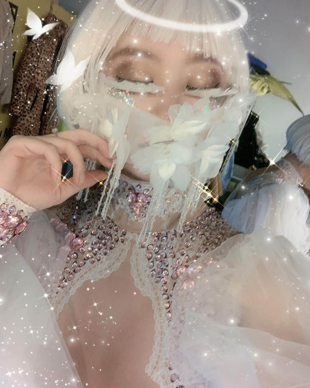 泉水風花さんのインスタグラム写真 - (泉水風花Instagram)「🧚🏻🧚🏻🧚🏻🧚🏻🧚🏻🧚🏻🧚🏻  最近インスタバグってて やっとインスタ更新できる❤️ この衣装めっちゃお気に入り👼🏻  #gogodancer #club #edm #妖精イメージ  #海外 #写真撮影 #dancer   🧚🏻🧚🏻🧚🏻🧚🏻🧚🏻🧚🏻」12月17日 10時25分 - glamor_fuuka