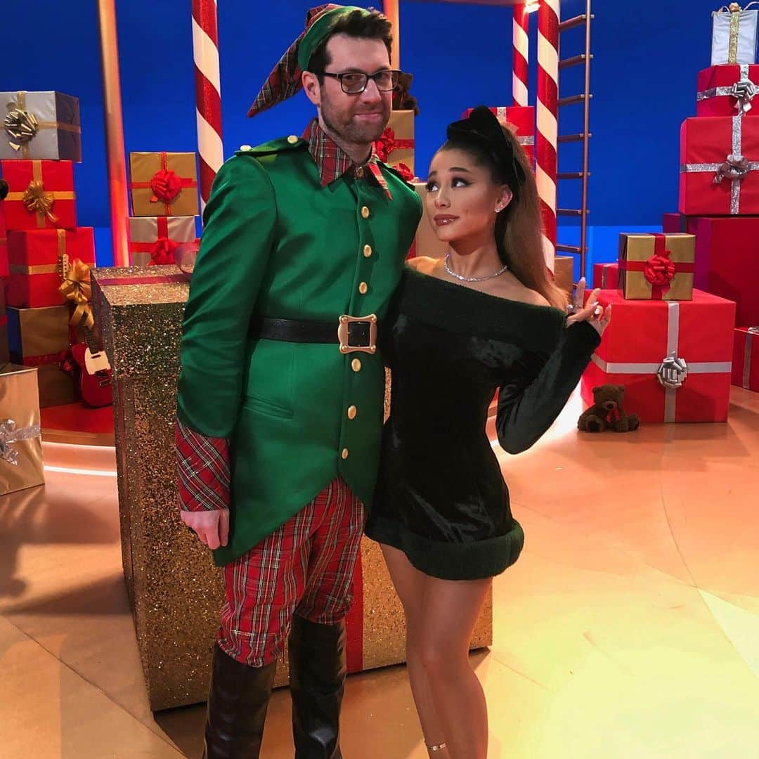 ビリー・エイチュナーのインスタグラム：「Here I am with the stunning @arianagrande at the MET Gala.*   *AKA @mariahcarey’s #mariahsmagicalchristmas on @appletv. Ms. Grande and I would also like to remind our friends in GA that early voting in GA Senate races has begun! And you can join me tomorrow at 5pm EST and make calls to GA voters!! LINK IN PROFILE. ❤️🎄」