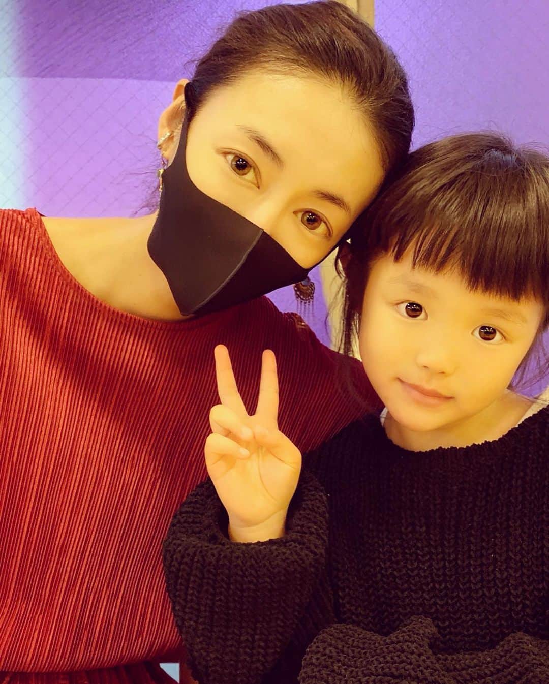 内藤陽子のインスタグラム：「保育園でのお誕生日会🎉 ニコさん、おめでとう🎈 栄養士さんが元々パティシエの為、 毎月ケーキが凄い👏  #ポピンズナーサリー  #感謝  #マツエクもおやすみ #メイクもおやすみ」