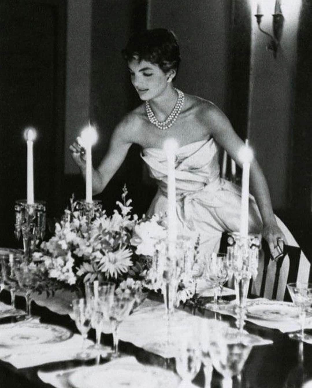 クレオベラのインスタグラム：「Holiday at home? We're still getting dressed up...shop now and select expedited shipping at checkout 🍷」