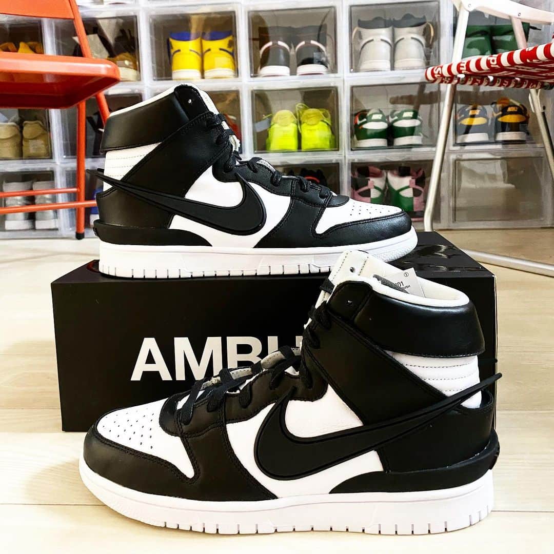 金丸佳右のインスタグラム：「AMBUSH ✖︎ NIKE DUNK HIGH  個人的にめちゃタイプ😎  #nike #sneakers #sneakerhead #dunk #ambush #ambushnike #jordan #fashion #supreme #offwhite #workout #筋肉美容師」