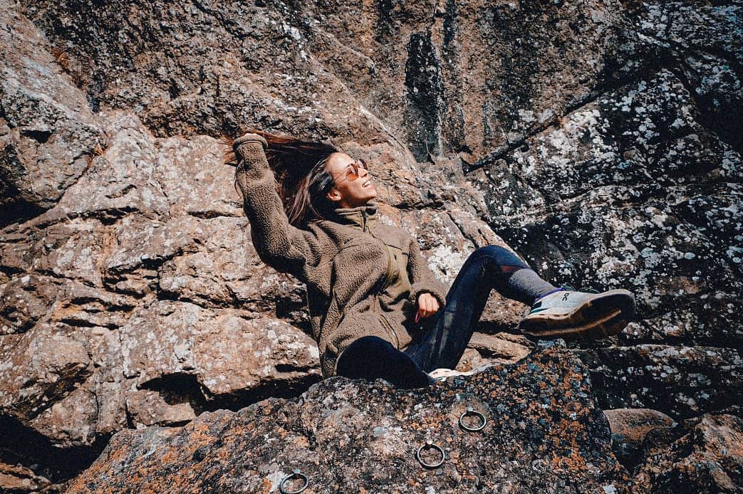 藤井アルダのインスタグラム：「let’s just have fun  #hike #bettertogether #ハイキング #山」