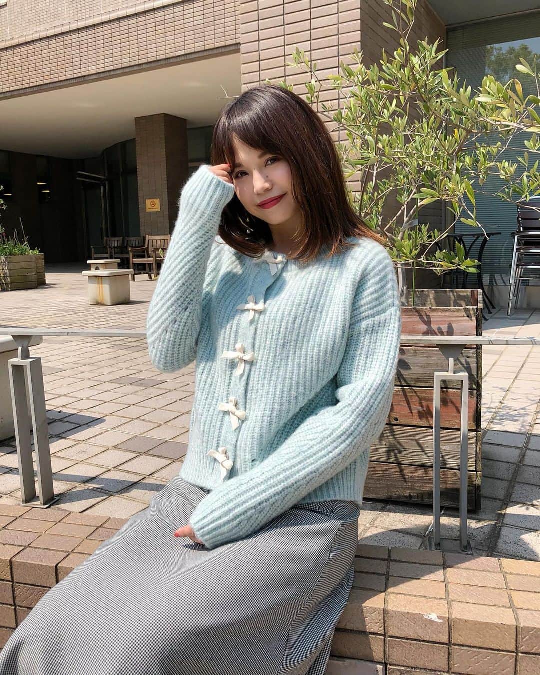 新谷美奈のインスタグラム：「.﻿ ﻿ 本日よりWINTER SALEがスタート☃️❄️﻿ 即戦力になるニットもお得になってます🧶﻿ ﻿ 色も、質感も、ふわっとあったかな﻿ ウィンターパステルのカーディガン💙﻿ 重めカラーのコートにも映える﻿ キレイ色パステルは﻿ この時期だからこそ手に入れて❄️☺️﻿ ﻿ Nina mew﻿ knit ¥27,000+tax→30%OFF﻿ ﻿ @ninamew_official#Ninamew#ニーナミュウ#ゆめタウン#ゆめタウン佐賀#セレクトショップ#selectshop」