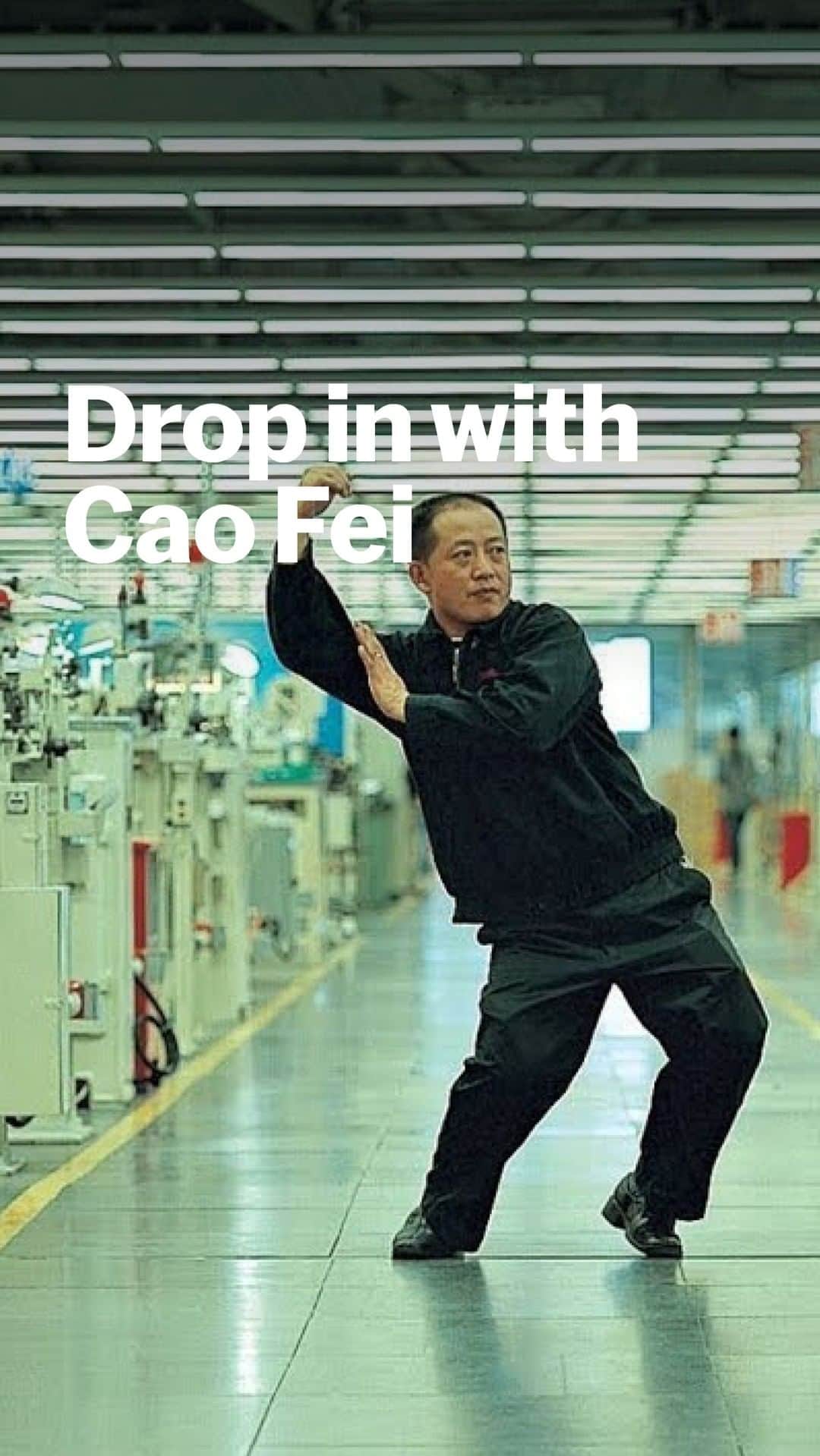 ニューヨーク近代美術館のインスタグラム：「Connecting Beijing <--> New York City  Our last Drop In of 2020 brought together Beijing-based artist @cao_fei and curator @stuartcomer in NYC for a conversation on new technology and human connection, living between reality and cyberspace in the pandemic era, and the impact of #CaoFei's "Whose Utopia"—part documentary, part fantasy—on the factory workers who star in it. See the video installation on view in Gallery 212.」
