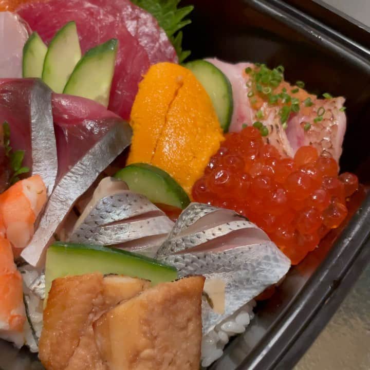 のインスタグラム：「Takeout @matsuhisabeverlyhills  #chirashi  #stayhome」