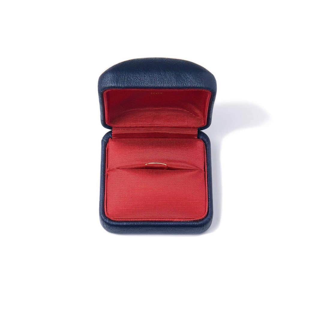 のインスタグラム：「・ K.Kshop ♦️Recommended♦️ ・ ♦︎ GIGIジジ／1.0mmゴールドリング (GOLD) ・ 現代的なミーニングジュエリーブランド『 GIGI 』。 こちらは、洗練されたヴィンテージライン、 SOPHISTICATED VINTAGE 。 1.0mm幅の金線は、とてもシンプルで手元を華奢に見せてくれます。ワンポイントとしてつけて頂いても素敵ですが、同シリーズの1.2mm幅のリング【別品番「10109-10748-H1162」】や、お手持ちのリングとのバランスを楽しみながらつけて頂くのもオススメです。 ・ #kkcloset #kkshop #菊池京子 #kyokokikuchi #コーディネート #coordinate #code #ootd #outfit #style #happy #リング #ring #present #贈り物　#jewelry」
