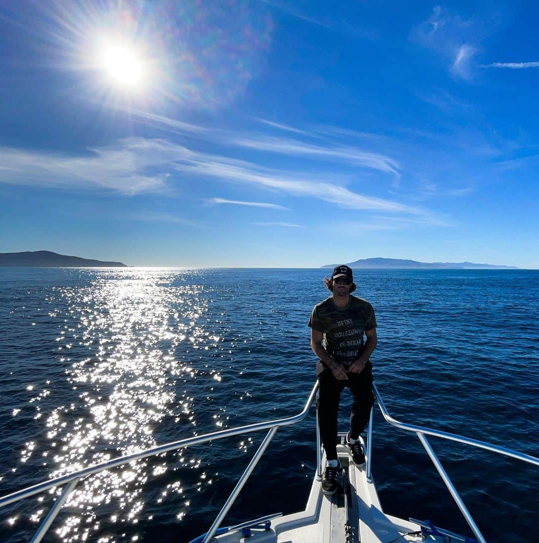 ブロディ・ジェンナーのインスタグラム：「The great outdoors. Who’s in? ⚓️」