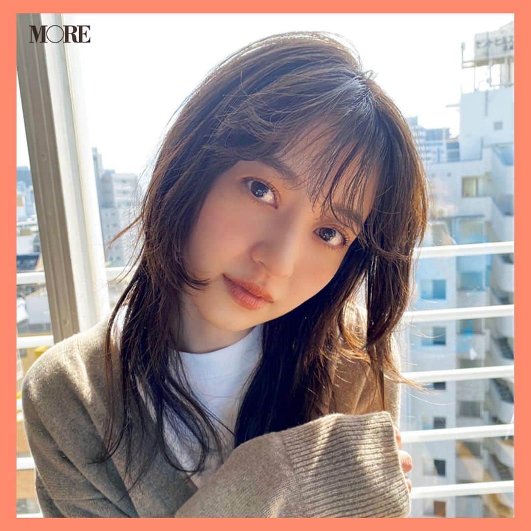 MOREさんのインスタグラム写真 - (MOREInstagram)「逢沢りなの最新ヘアが可愛いと話題！ 【MORE1月号オフショットをお届け♡】日々可愛いを更新し続けるりなてぃ。新しく挑戦したウルフヘアが可愛すぎる！ と編集部で話題です。甘めの顔立ちに、カッコいいヘアのバランスが絶妙。このヘアのおかげで着てもらう衣装もいつも以上におしゃれに見える……！　 . #MORE #moremagjp  #デイリーモア #のぼり坂OL #モデル #model #逢沢りな #りなてぃ #モアモデル #モデルのデジレポ #オフショット #撮影」12月17日 12時15分 - moremagjp