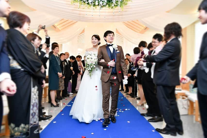 八雲迎賓館 【結婚式 パーティ 記念日 人生儀礼】福井さんのインスタグラム写真 - (八雲迎賓館 【結婚式 パーティ 記念日 人生儀礼】福井Instagram)「. .  #anniversary #人前式 #フラワーシャワー #ベールダウン #バージンロード #ヘヴンズフロー #Heavensflow #ウェディングドレス #八雲迎賓館 #結婚式レポ #八雲の卒花さん #福井結婚式#結婚式 #福井#福井市#福井県 #福井結婚式場 #福井市結婚式場 #新郎新婦 #夫婦 #おしゃれ花嫁 #全国のプレ花嫁さんと繋がりたい #日本中のプレ花嫁さんと繋がりたい #卒花#北陸花嫁#リゾ婚 #リゾートウェディング #ウェディングレポ #ウェディングプランナー  @modecollectionmiwa @photo_linx @yakumogeihinkan」12月17日 12時25分 - yakumogeihinkan