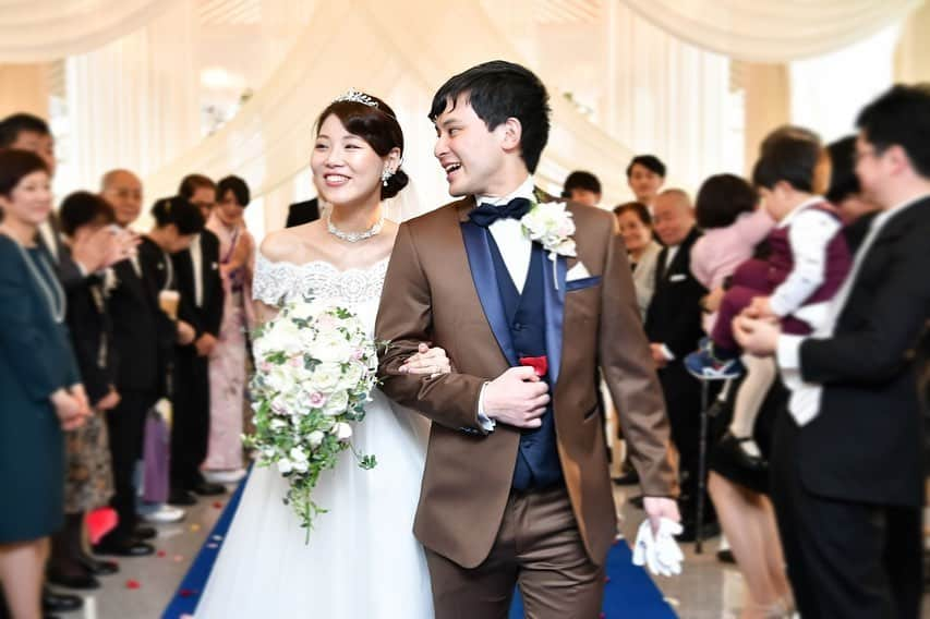 八雲迎賓館 【結婚式 パーティ 記念日 人生儀礼】福井さんのインスタグラム写真 - (八雲迎賓館 【結婚式 パーティ 記念日 人生儀礼】福井Instagram)「. .  #anniversary #人前式 #フラワーシャワー #ベールダウン #バージンロード #ヘヴンズフロー #Heavensflow #ウェディングドレス #八雲迎賓館 #結婚式レポ #八雲の卒花さん #福井結婚式#結婚式 #福井#福井市#福井県 #福井結婚式場 #福井市結婚式場 #新郎新婦 #夫婦 #おしゃれ花嫁 #全国のプレ花嫁さんと繋がりたい #日本中のプレ花嫁さんと繋がりたい #卒花#北陸花嫁#リゾ婚 #リゾートウェディング #ウェディングレポ #ウェディングプランナー  @modecollectionmiwa @photo_linx @yakumogeihinkan」12月17日 12時25分 - yakumogeihinkan