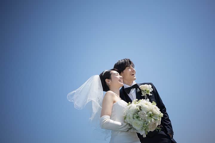 新横浜プリンスホテルのインスタグラム：「おふたりが結婚式をあげたこのホテルは、1年後も10年後も、いつでも帰ってこられる場所になります。結婚式の日から、変わらない景色がここにあります。結婚記念日やお子さまの誕生日、七五三のお祝いに。スタッフ一同またお会いできる日を心よりお待ち申しあげております。⁣ ⁣ ⁣ #新横浜プリンスホテル#ウェディング #ホテル#新横浜#横浜#みなとみらい #ウェディングフェア#プリンスホテル#結婚式 #ホテルウェディング#プレ花嫁#結婚式準備#日本中のプレ花嫁さんと繋がりたい #式場迷子#ブライダル #ブライダルフェア #新横浜花嫁#式場探し #式場選び #ホテル婚 #結婚式相談 #前撮り#結婚式2021⁣ #shinyokohamaprincehotel#princehotel#shinyokohama#hotel #wedding #weddingfair #hotelwedding」