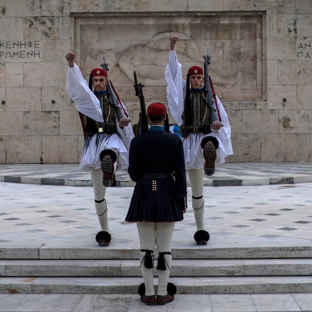National Geographic Travelさんのインスタグラム写真 - (National Geographic TravelInstagram)「Photo by Muhammed Muheisen @mmuheisen / Evzones, members of the Greek Presidential Guard, march at the Tomb of the Unknown Soldier in Athens. For more photos and videos from different parts of the world, follow me @mmuheisen and @mmuheisenpublic. #muhammedmuheisen #Athens #Greece #Evzones」12月17日 12時35分 - natgeotravel