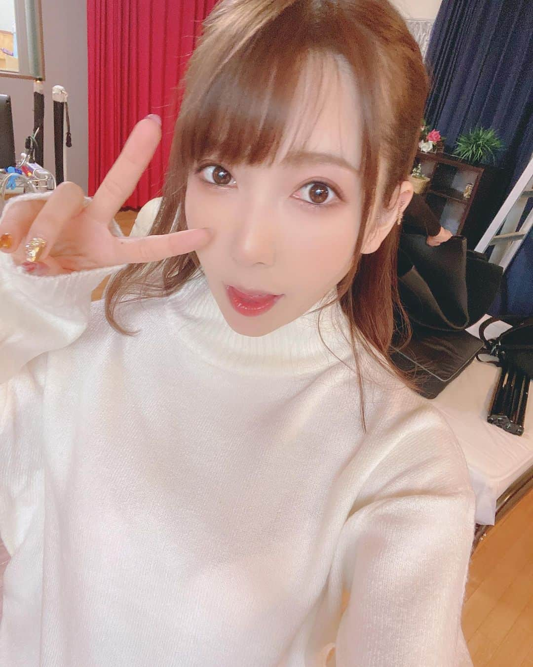 波多野結衣さんのインスタグラム写真 - (波多野結衣Instagram)「3日間撮影してます！ . . #撮影 #おつかれさま #はたちゃん #波多野結衣」12月17日 12時38分 - hatachan524