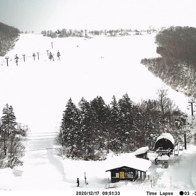 栂池高原スキー場さんのインスタグラム写真 - (栂池高原スキー場Instagram)「こんにちは♬栂の森ゲレンデオープンいたしました！ゲレンデ整備が整い次第順次オープン予定です♪皆さまのご来場お待ちしております！！」12月17日 13時10分 - tsugaike_kogen