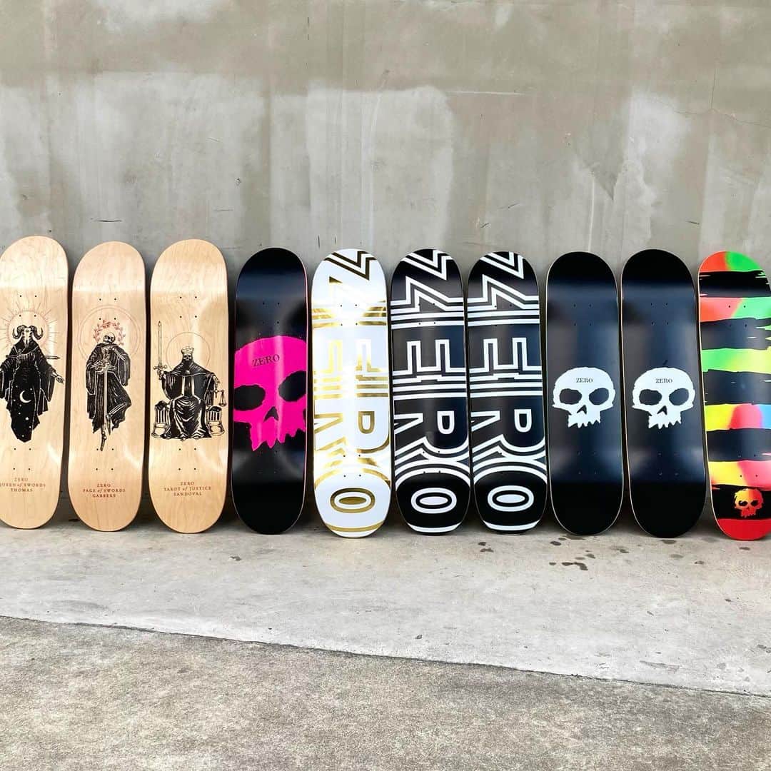 のインスタグラム：「CHIEF (チーフ) こと、Jamie Thomas (ジェイミー•トーマス)が手掛けるブランド ZERO (ゼロ) からデッキが入荷❗️既に売り切れているモデルもありますのでお早めにどうぞ🏃🏻‍♂️  @zeroskateboards #zeroskateboards #skateboard #skateboarding #skater #カリフォルニアストリート #スケーター #カリスト #スケートボード #スケボー #スケーター #californiastreet #calst」
