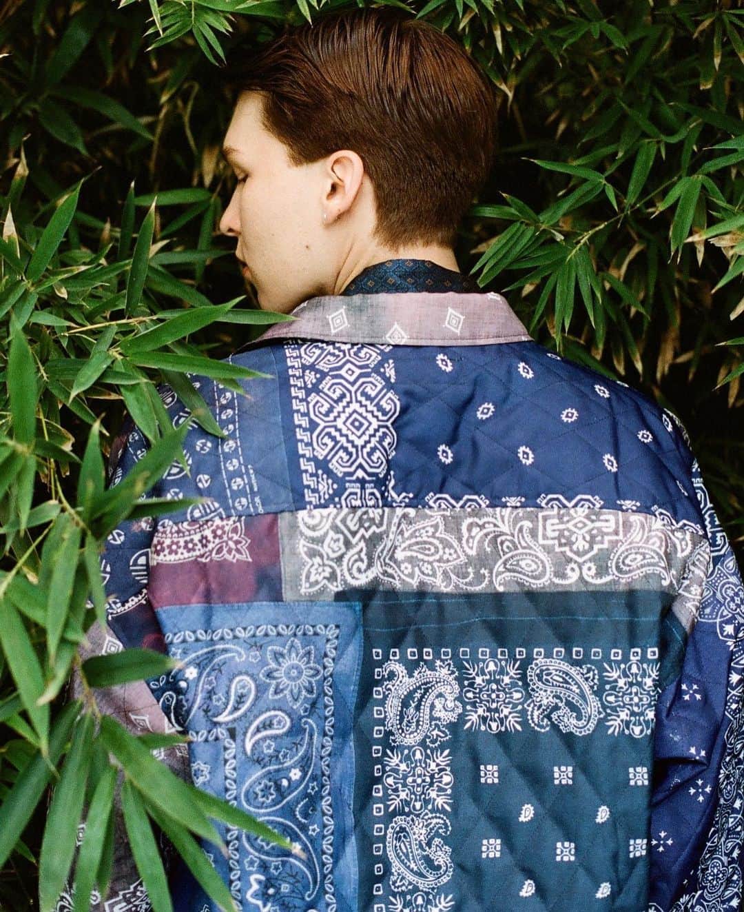 I.T IS INSPIRATIONさんのインスタグラム写真 - (I.T IS INSPIRATIONInstagram)「[8 days to Christmas] Pattern on pattern. - Not only red or green for Christmas but update HIS staple collection this holiday season with the playful mix and match from Japanese label @neighborhood_official Quilt-B shirt jacket, @rhude from Los Angeles nostalgic western shirt and the Parisian fashion house @casablancabrand ‘s monogram straight fit jeans. Create a unique but subtle look for the festive season. - #ChristmasCountdown #ChristmasGiftIdea #GiftforHim #neighborhood #RHUDE #casablanca #patterns #monogram #quilt #patchwork」12月17日 13時22分 - ithk