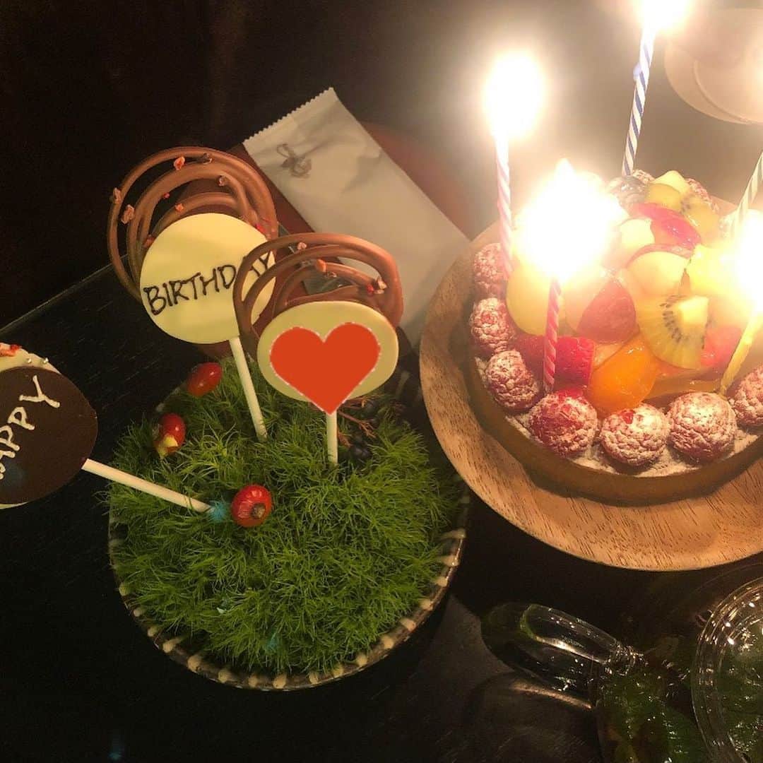 まぁむのインスタグラム：「♡ . . 長い誕生日🎉 . . . . #andaz #andaztokyo #rooftopbar」