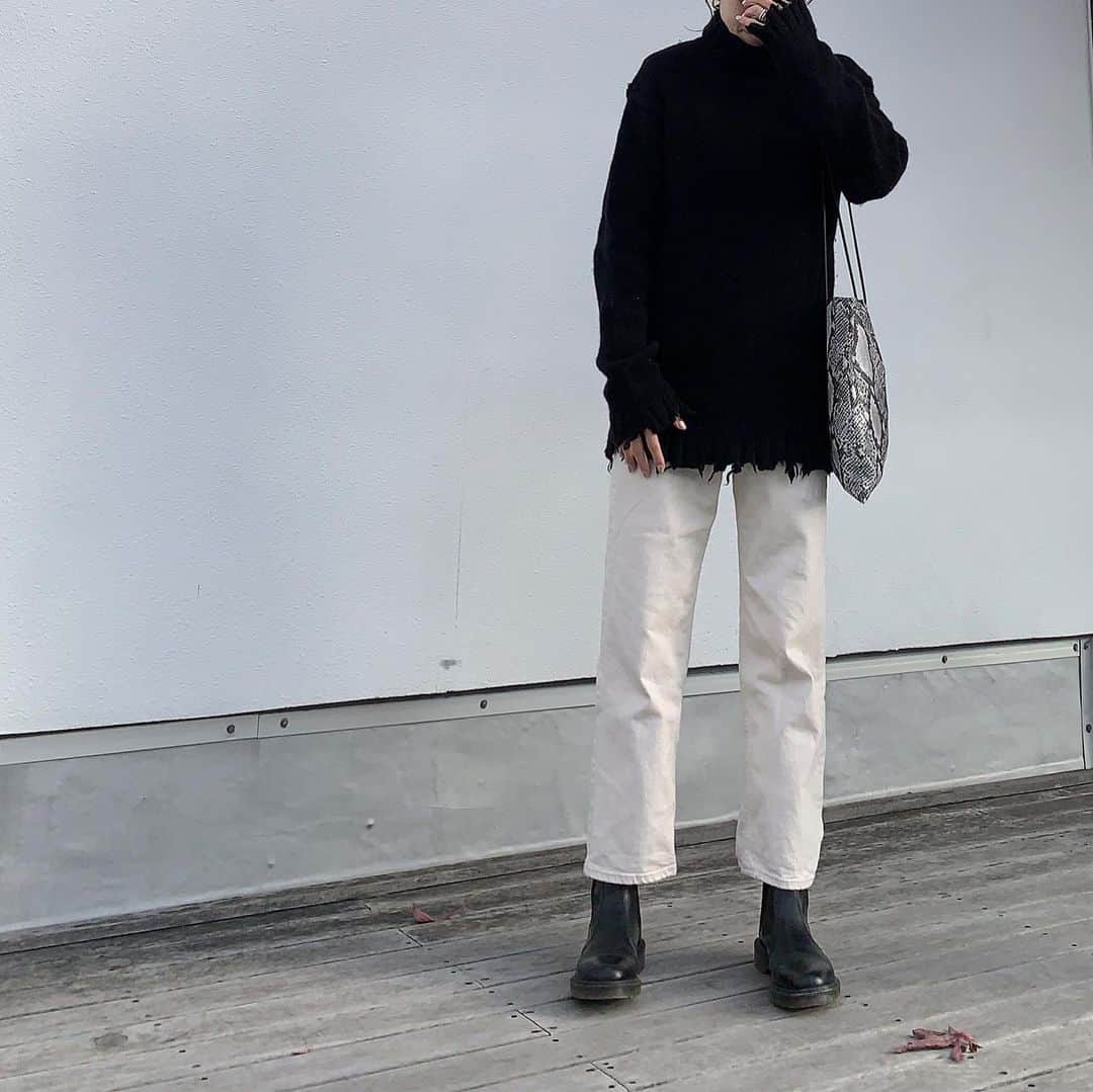 Mie Kawanoさんのインスタグラム写真 - (Mie KawanoInstagram)「3wayで着れるコート𓂃𓂂 coat @auntmaries.official  knit #perverze pants #yanuk boots #drmartens  #coordinate #code #canaljean #コーデ#コーディネート#instagood #instafashion」12月17日 14時12分 - cota_ra