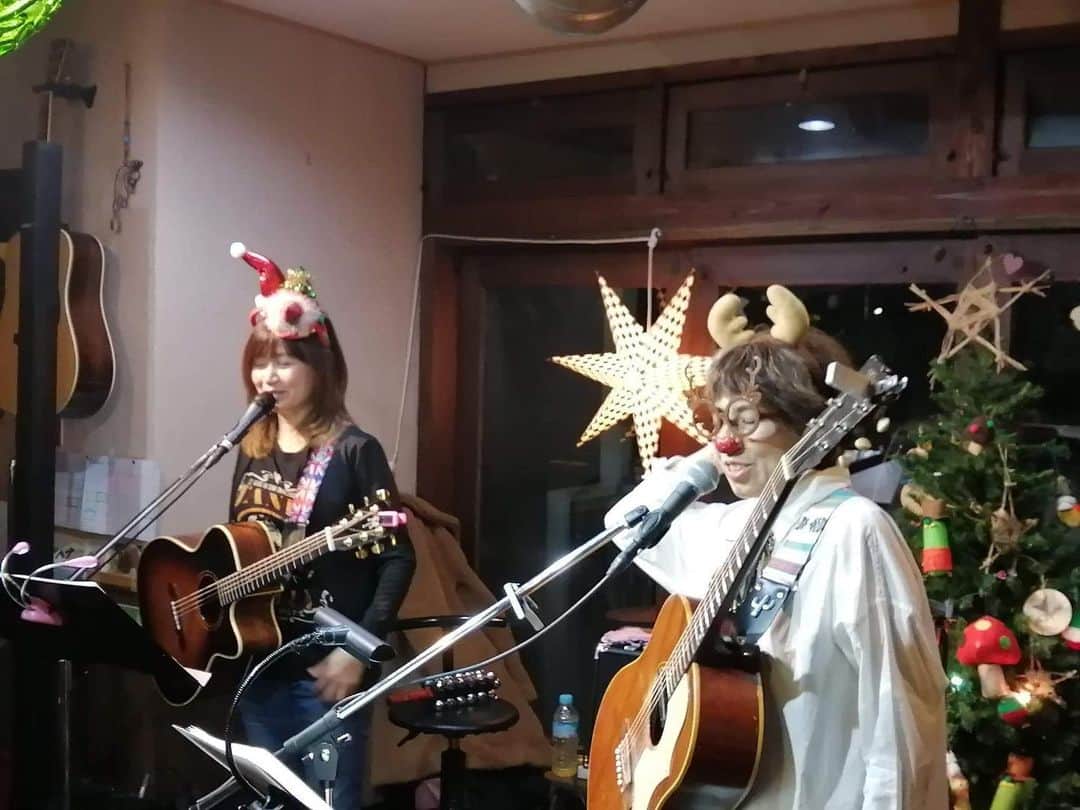 のインスタグラム：「何年も続けてきたLaidBackのクリスマス🎄今年は行けず 楽しみにしてくれてたみなさんｺﾞﾒﾝ  落ち着いたらクリスマス🎁リベンジ行きますね Laidbackは12/25.26営業してますよ〜😆  わたしとちえちゃんは 12/25にクリスマス🎄🌟インスタライブを計画中✌️ またお知らせしますのでお楽しみに 写真は去年の🎄🌟#Laidback」