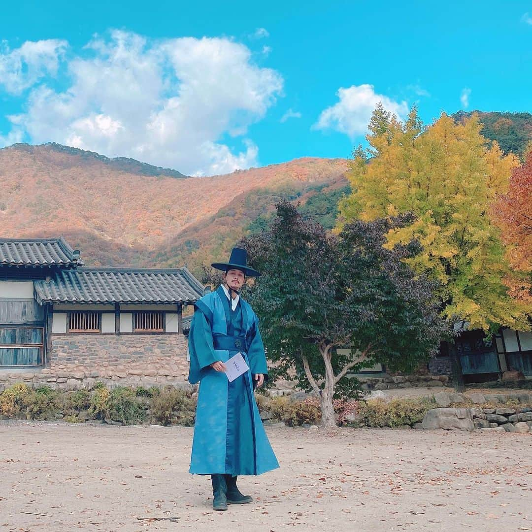 シン・ジフンさんのインスタグラム写真 - (シン・ジフンInstagram)「이뻤던 가을단풍🍂  #암행어사 #최도관」12月17日 14時29分 - sj_hooon