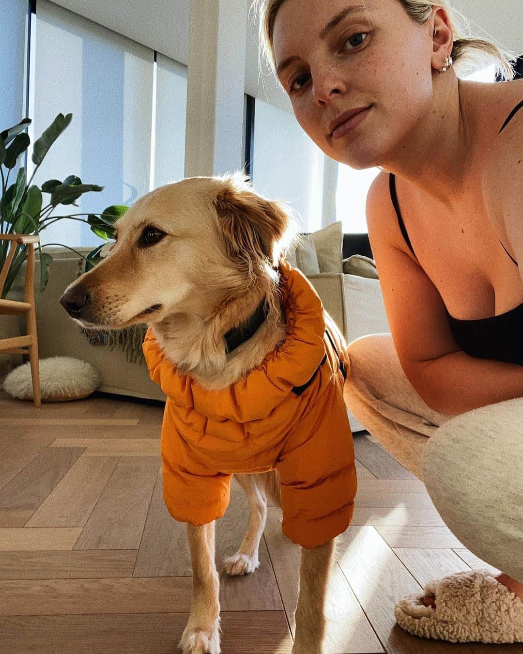 Estée Lalondeのインスタグラム：「My lil 🍊 @doggonamedeffie」