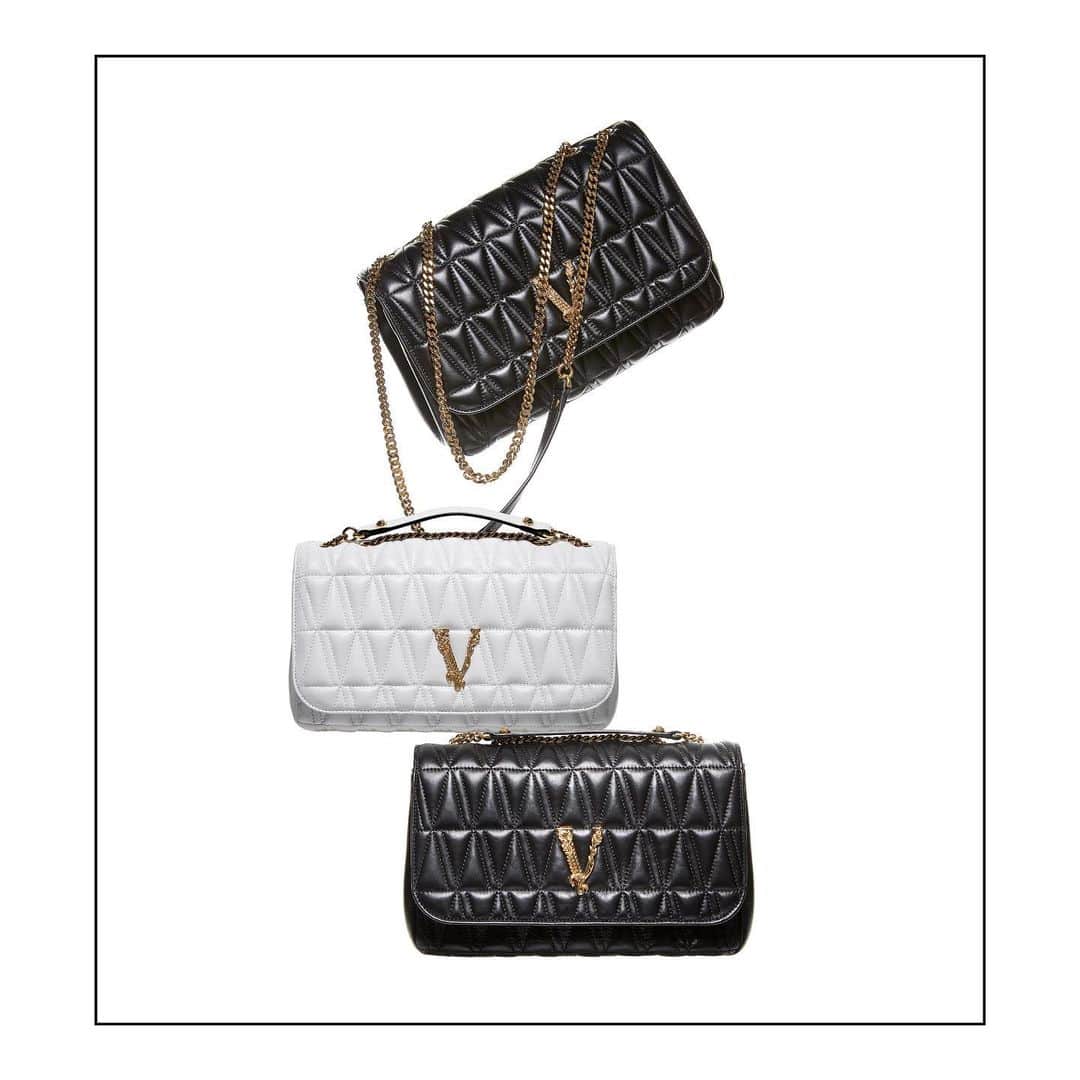 ジャンニヴェルサーチさんのインスタグラム写真 - (ジャンニヴェルサーチInstagram)「Stacked sophistication - the #VersaceVirtus shoulder bag in V-shaped quilted leather is available now at the link in bio.」12月18日 0時51分 - versace