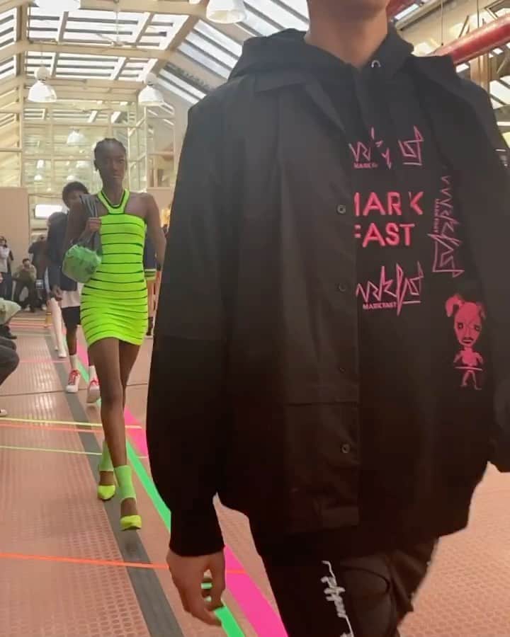 のインスタグラム：「finale throwback! #mfss21 💚💕 dj mix by @izzylindqwister 💕✨」
