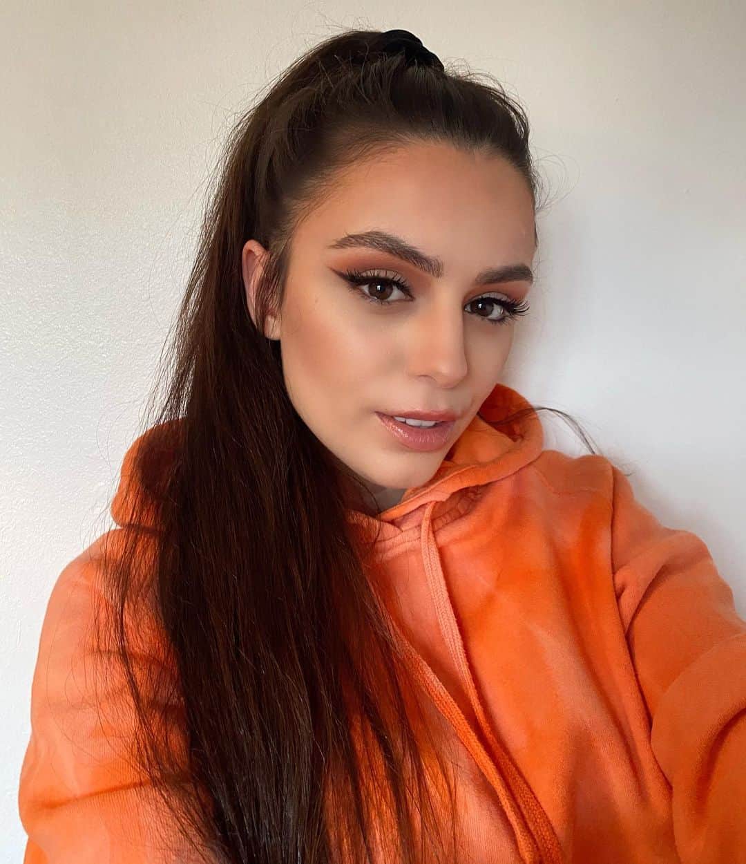 シェール・ロイドのインスタグラム：「Heyyyy 🧡」