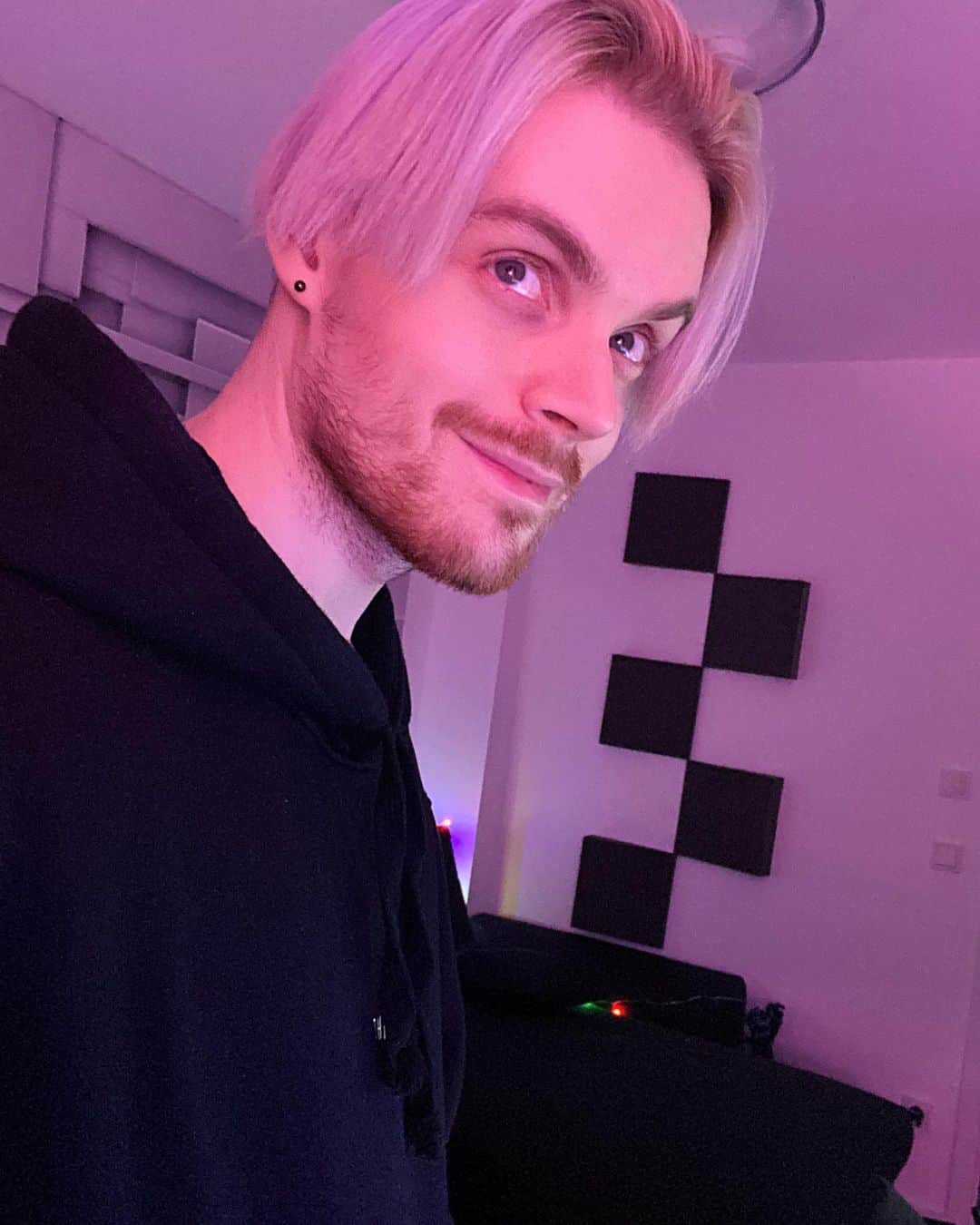 iBlaliのインスタグラム：「Is this for me? 👉👈🥺」