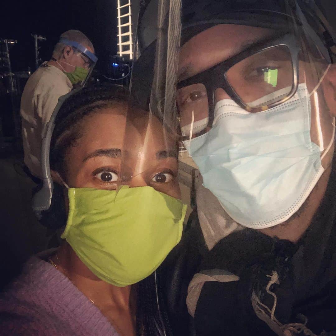 Kelly McCrearyのインスタグラム：「That feeling when your favorite Director does your show... And I assure you, even though I may be biased, I am not the only one who loves when @petechatmon shows up on set! Thank you for always bringing your vision, patience, your eye for refinement and deep sensitivity.  You killed this one baby. 🖤」
