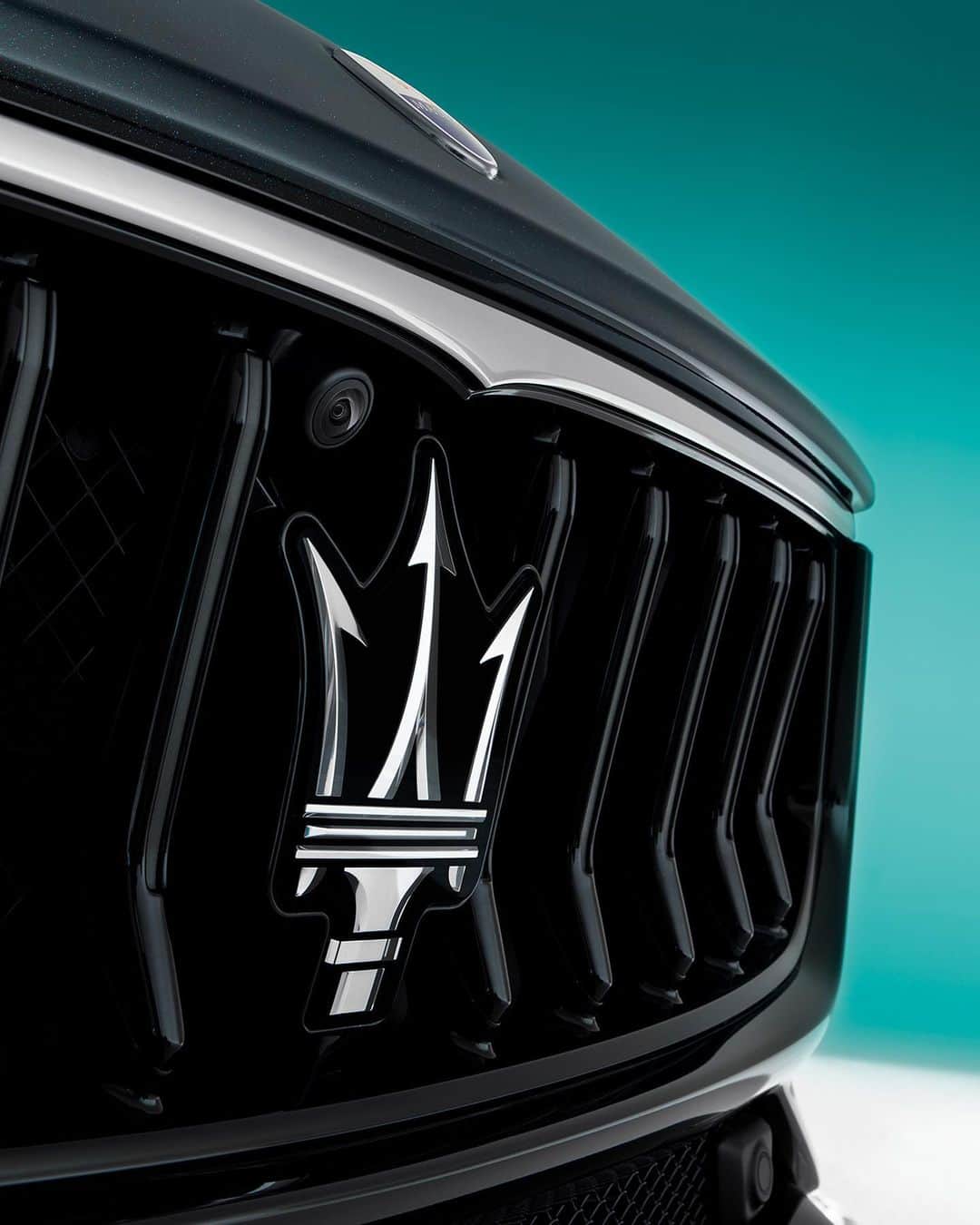 マセラティさんのインスタグラム写真 - (マセラティInstagram)「The Trident, a declaration of your audacity to choose the extraordinary. #MaseratiGhibli #Maserati」12月18日 1時35分 - maserati