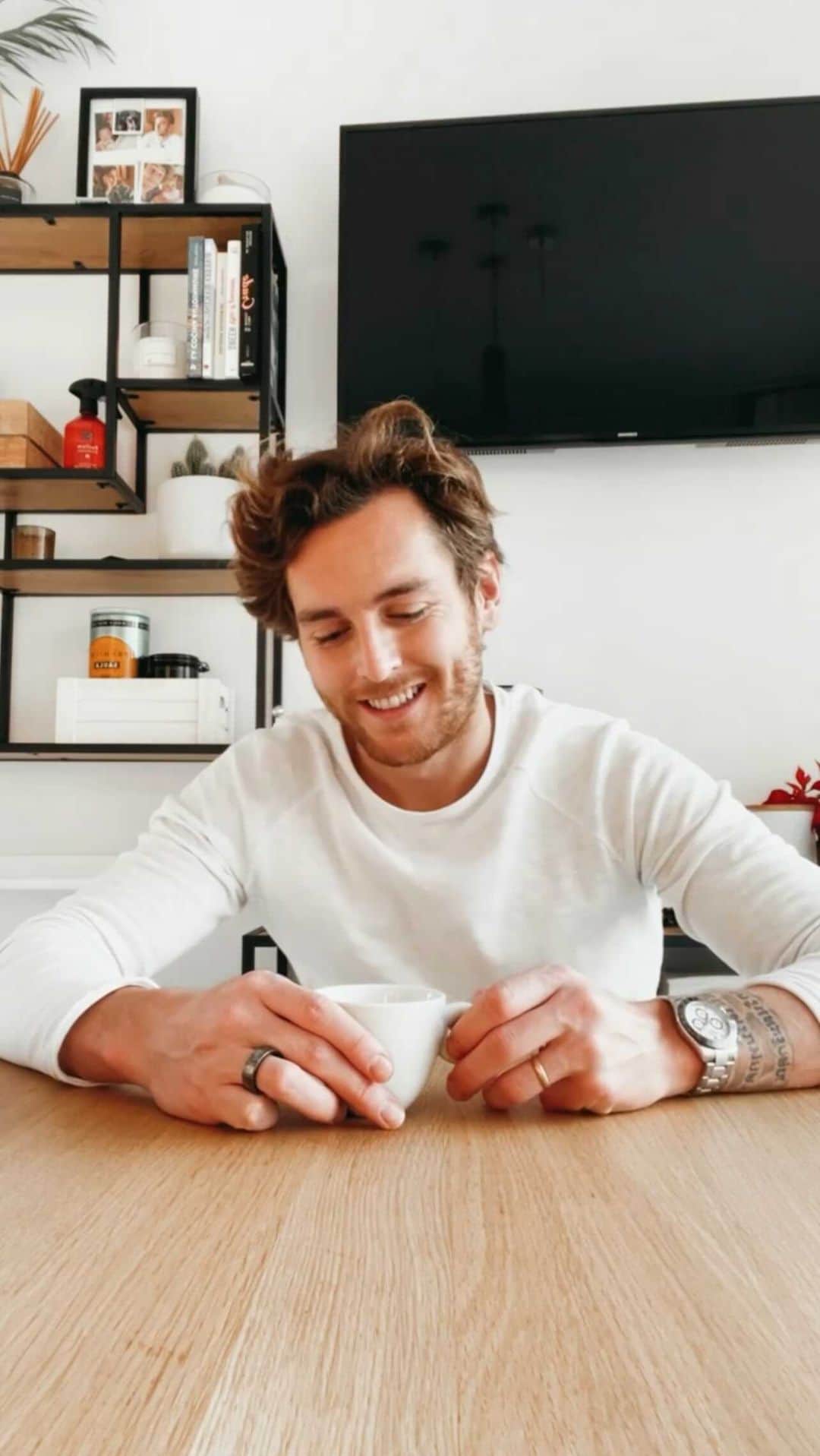 イバイ・ゴメスのインスタグラム：「¿Cuántos amantes del café “negro sólo solísimo” por aquí? 🤟🏼 ¡El mejor pre-entreno! 😜 Llevo unos cuantos meses ya de cata porque soy amante y esta vez he cogido uno que me encanta en @mimate.shop ☕️  Contadme vuestros favoritos 🙏🏻🤔」
