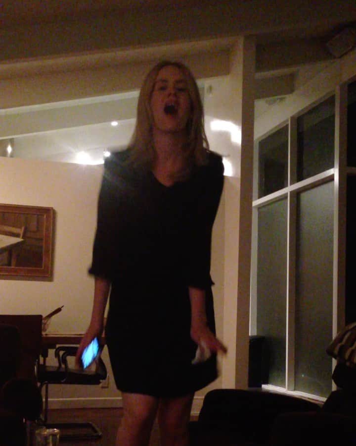 のインスタグラム：「Dancing to Prince with this woman for more than half my life. Happy birthday you fucking goddess. #PostedWithoutPermission #NeverTooBold @mssarahcatharinepaulson」