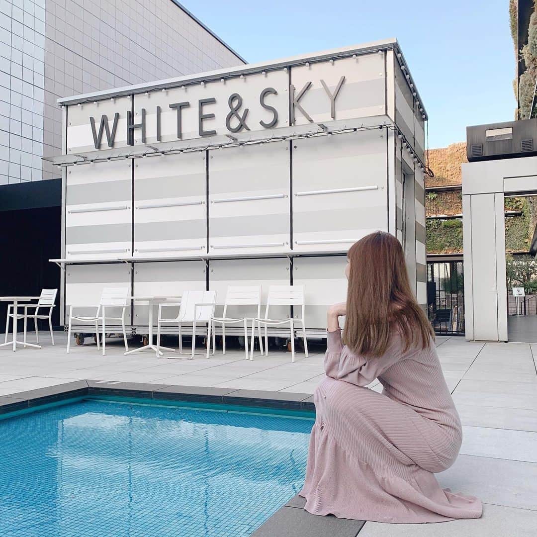 菊池かなこのインスタグラム：「. 東京プラザ銀座の秘密スポット👙 誰もいない🏝 . @belmise_official の着圧タイツ中に履きました✨ 骨盤まで加圧してくれるし、 冷え性対策にもなって👌 . . ୨୧┈┈┈┈┈┈┈┈┈┈┈┈┈┈┈┈┈୨୧ #ベルミス #着圧タイツ #ダイエット記録 #自粛太り #美脚 #脚痩せ #骨盤矯正 #セルフエステ #pr」