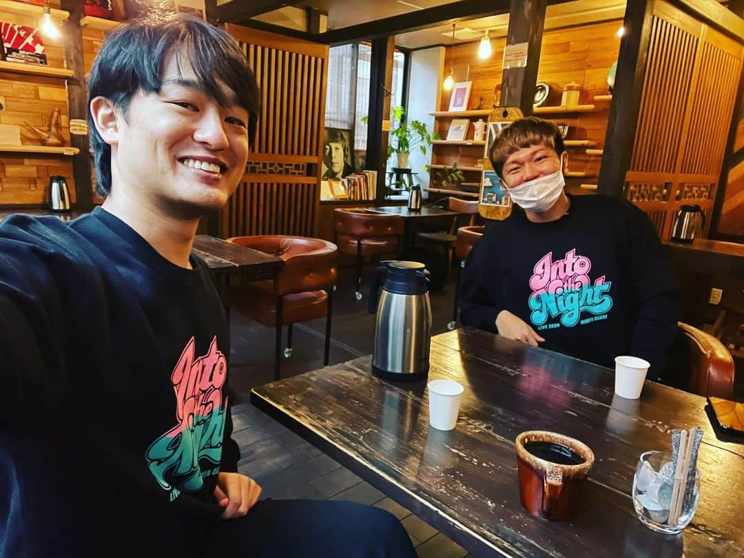 尾崎裕哉さんのインスタグラム写真 - (尾崎裕哉Instagram)「ペアルックの人たち #しんちゃんはお留守番」12月17日 17時05分 - hiroya.ozaki