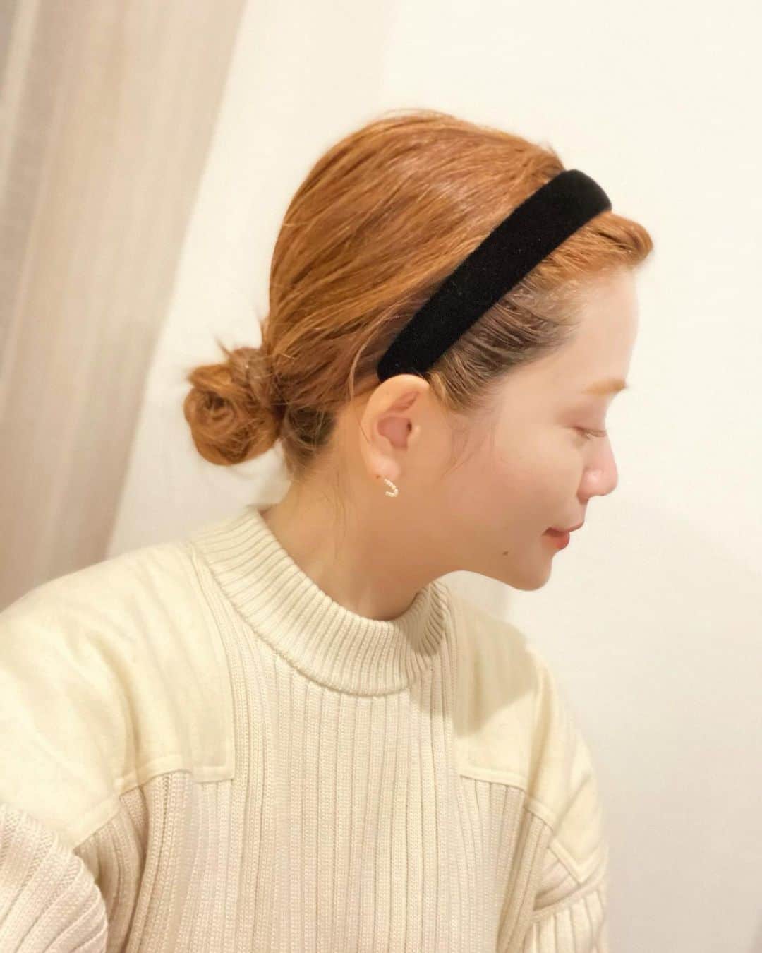 高山直子さんのインスタグラム写真 - (高山直子Instagram)「痛くないカチューシャみっけ😇 伸ばしかけの前髪にも 巻かない髪にも 時短アレンジに最強👌🏻👌🏻👌🏻  #楽天ルームに載せた #時短ヘアアレンジ #大人ヘアアレンジ」12月17日 17時18分 - nao_70koro