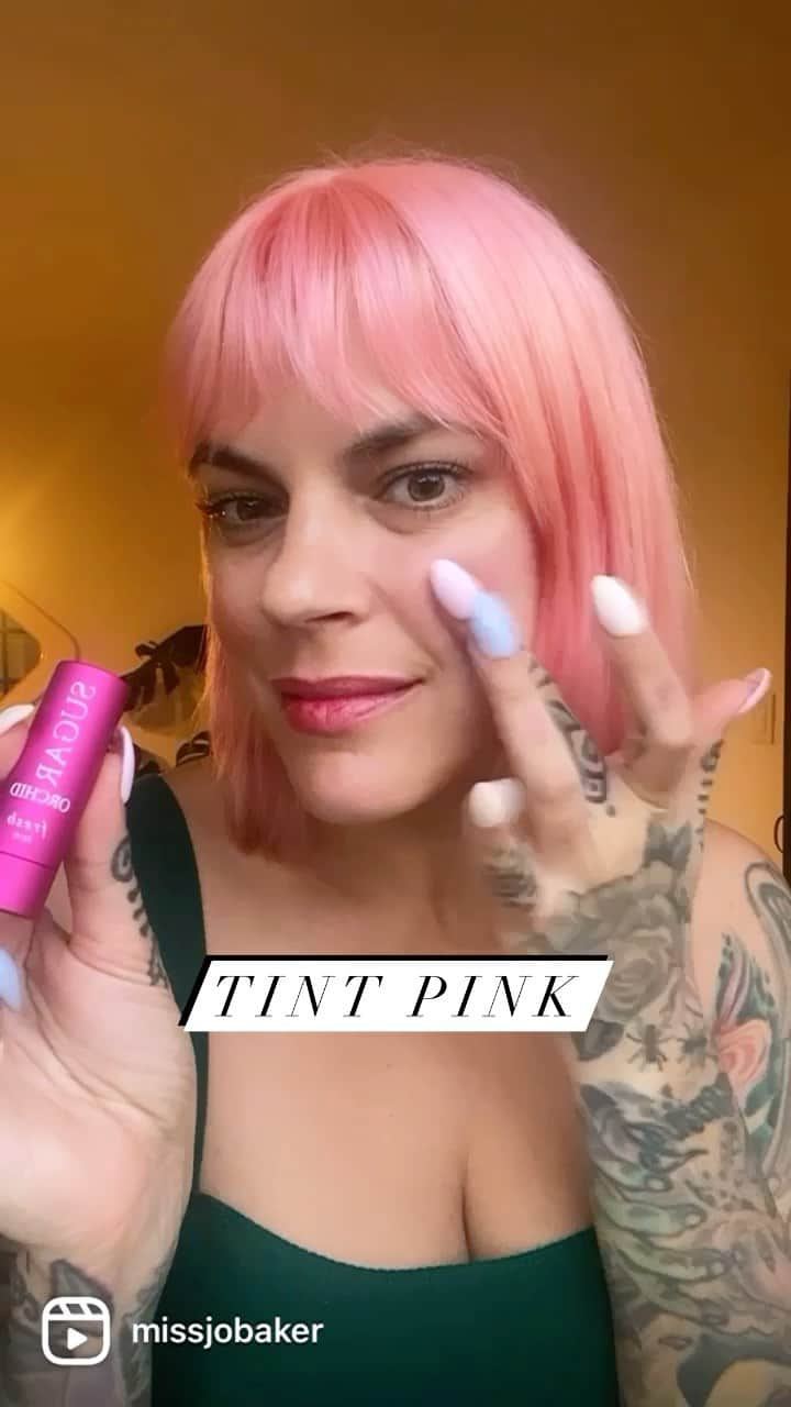 JO BAKERのインスタグラム：「D E B O R A H • B U R C H 🇺🇸 Pink...on pink...on peach... #deborahburch my beautiful friend @snogproductions !! Looks great on you!!! @deborahburch ...this is @freshbeauty tinted lip treatment in #sugartulip 💕 #jobakermakeupartist playing around with makeup with my friends. #makeuplooks #makeupjunkie #makeupaddict #makeupideas #makeupartist #tintedbalm」