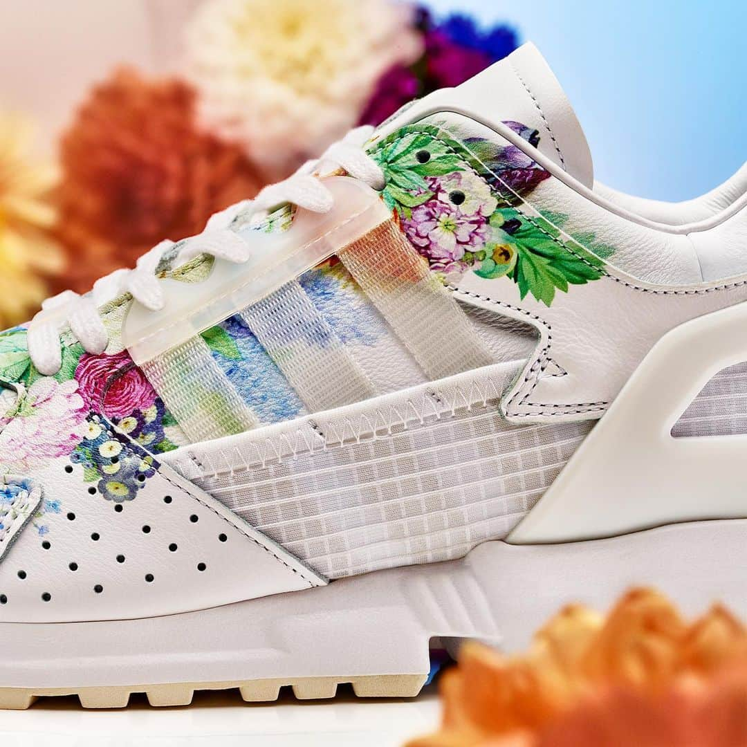 adidas Originalsさんのインスタグラム写真 - (adidas OriginalsInstagram)「Inspired by a traditional Meissen handcrafted floral vase, the ZX 10000 Meissen features a carefully considered floral print design celebrating the iconic German porcelain manufacturer. The @meissen_porcelain ZX launches globally at adidas stores and adidas.com/A-ZX from December 18th, and exclusively on Confirmed in the US.  #adidasZX #AtoZX」12月17日 18時01分 - adidasoriginals