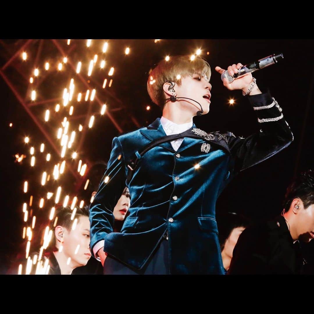 SHINeeのインスタグラム：「. テミン LIVE Blu-ray『TAEMIN 2ND CONCERT [T1001101] in JAPAN 2019-2020 COUNTDOWN LIVE』スペシャル・フォトブックから一部公開！ 2次販売受付は12月20日(日)23:59迄です✔ #テミン #TAEMIN #T1001101  ▼2次販売受付中 https://taemin.shinee.jp/news/2020/1207_1716.html」