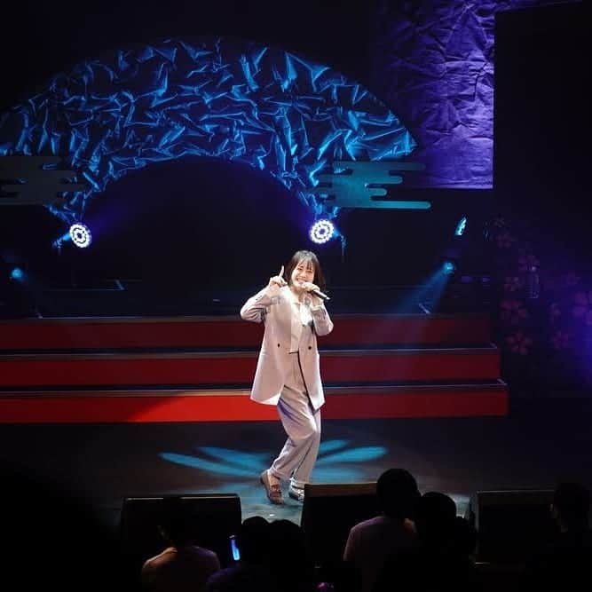 伊藤美来さんのインスタグラム写真 - (伊藤美来Instagram)「「京 Premium Live -2020-」12月13日の昼公演にお越しいただいた皆さん、ありがとうございました。  久々に皆さんの前でのLIVEステージ、伊藤さんもすごく楽しそうでした。皆さんの楽しんでくれている笑顔が美来ちゃんのパワーとなりました。タンバリンと拍手での応援、そして「one's heart」のサビではたくさんのハートを作ってくれてありがとうございました。  この日ステージで披露した5曲はすべて12/23発売の3rdアルバム「Rhythmic Flavor」に収録しています。 アルバムの発売を楽しみに待っていてくださいね。  #伊藤美来 #京Premium #京都 #RhythmicFlavor #NC龍神」12月17日 18時02分 - itomiku_official