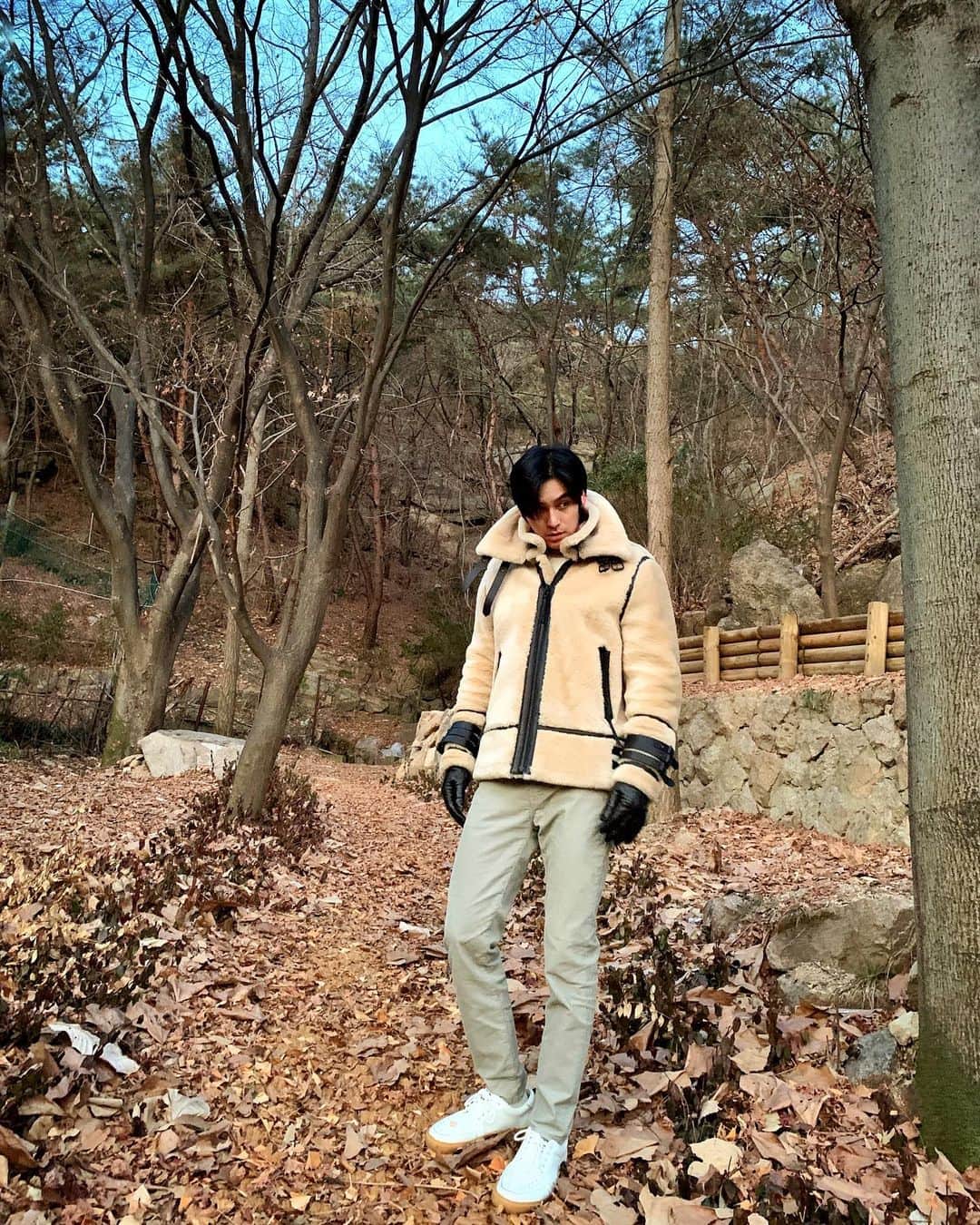 チェ・ソンジュンのインスタグラム：「날이 많이 춥네요! 따뜻게 다니기!! 🙂 #bodaskins」