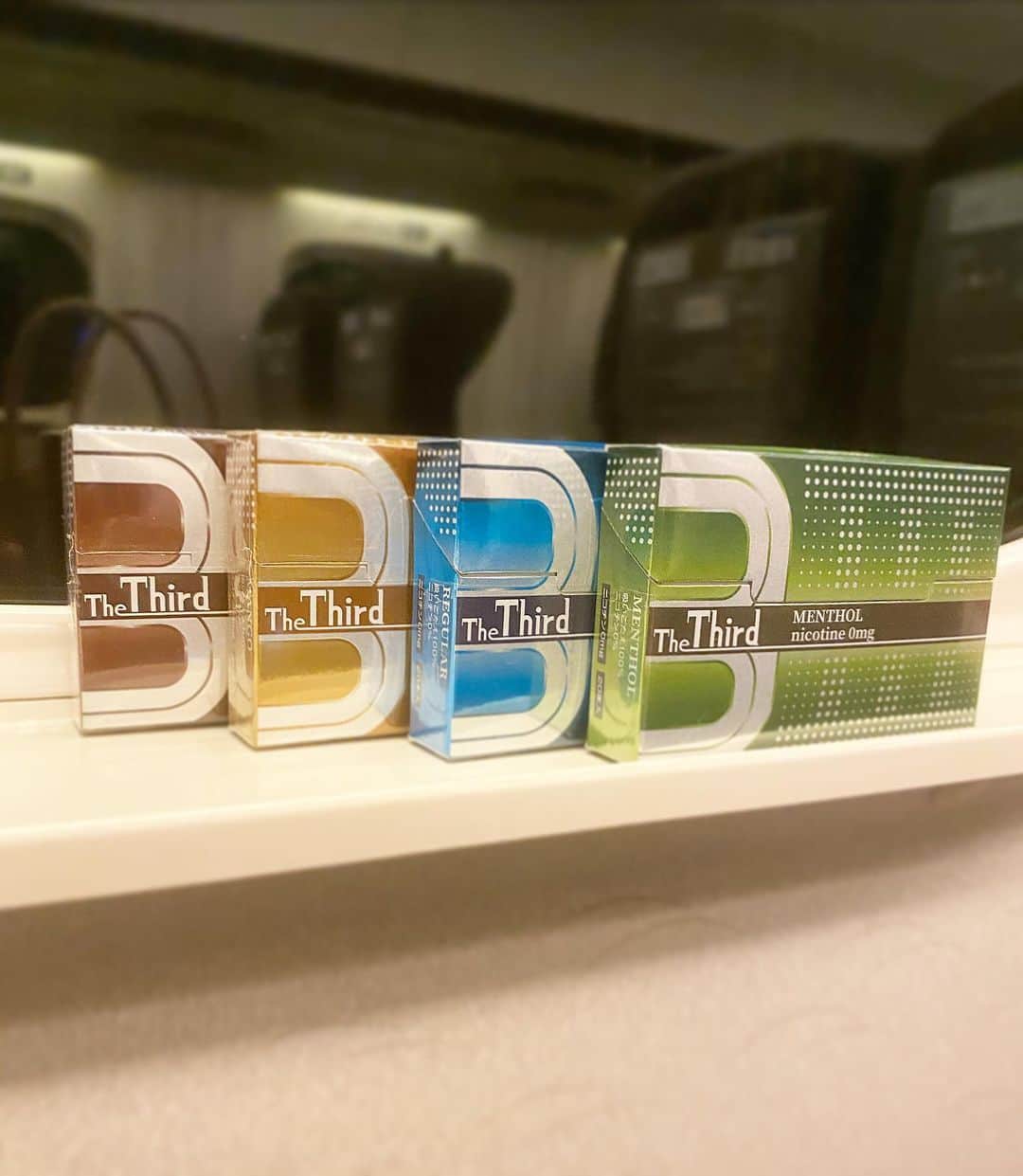 らんたろーさんのインスタグラム写真 - (らんたろーInstagram)「禁煙🚭を頑張ってる人へ(ง •̀_•́)ง✨  @tha_third.reiwa さんからThe Third(#ザサード) をご提供いただいたのでご紹介します(´∀`)y-ﾟﾟ  タバコの葉を使用していないニコチンフリーの 全く新しい次世代タバコなんだって〜😧！  電子タバコよりも吸いごたえがあるらしいです(*´∀`*)y-ﾟﾟ  喫煙してる人って急にやめるのは 難しいってきくからこうゆうのから はじめてみてもいいのかもね😊  iQOSのデバイスで吸えるみたいだから 試しやすいのもいいところみたい🎶  私はタバコのにおいがほんとにほんとに 苦手で、、😭😭 だから禁煙頑張ってる人を応援しますっ😊💖  #禁煙 #電子タバコ #ニコチンフリー #禁煙生活 #応援します 💙」12月17日 18時17分 - golf_tarochan