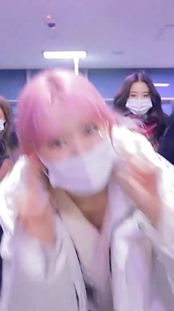 のインスタグラム：「… #IZONE #아이즈원 #アイズワン #wonyoung #장원영 #sakura #宮脇咲良 #yuri #조유리 #yena #최예나 #yujin #안유진 #nako #矢吹奈子 #eunbi #권은비 #hyewon #강혜원 #hitomi #本田仁美 #chaewon #김채원 #minju #김민주 #chaeyeon #이채연 #Panorama」
