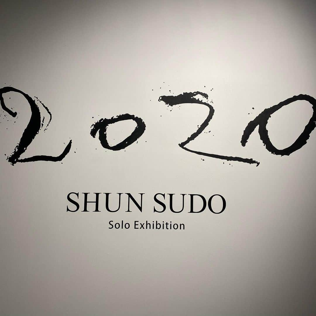 RINAさんのインスタグラム写真 - (RINAInstagram)「今日は素敵なアートを見に行きました❤️ 一つ一つの作品の思いを...... 素晴らしいインスピレーションをいただきました。 #shunsudo #art #soloexhibition #anbtokyo」12月17日 18時26分 - rina_karina0417