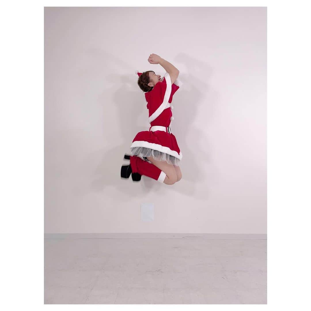 辻希美さんのインスタグラム写真 - (辻希美Instagram)「今日はクリスマス🎄🧑‍🎄な撮影でした‼️‼️✨✨  #youtube #辻ちゃんネル #コラボ撮影 #クリスマス #25日up予定 #🎄🧑‍🎄💕」12月17日 18時25分 - tsujinozomi_official